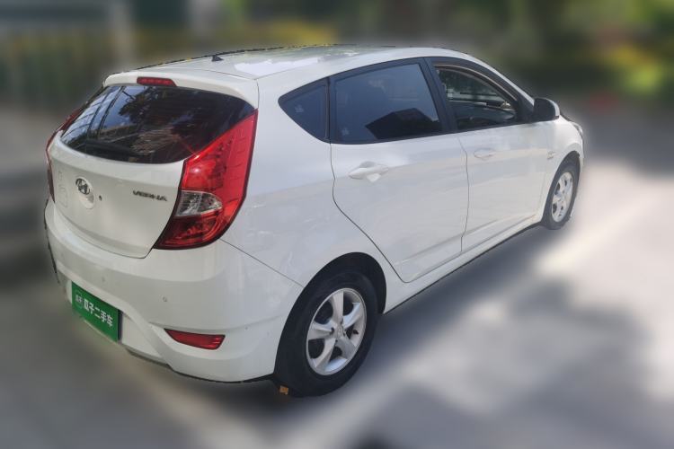 Used Hyundai Verna (older generation) 2011 Hatchback 1.4L Automatic Fashion GT Rear Right 45 Deg