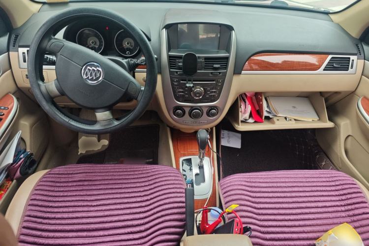 Used Buick Excelle 2013 1.5L Automatic Luxury Model Center Console