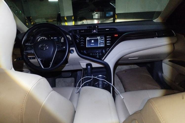 Used Toyota Camry 2018 2.0G Luxury Edition
