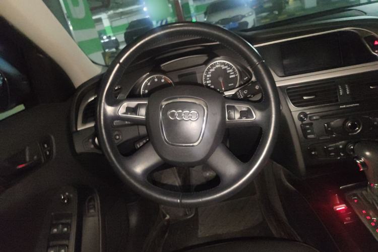 Used Audi A4L 2012 2.0 TFSI automatic standard version