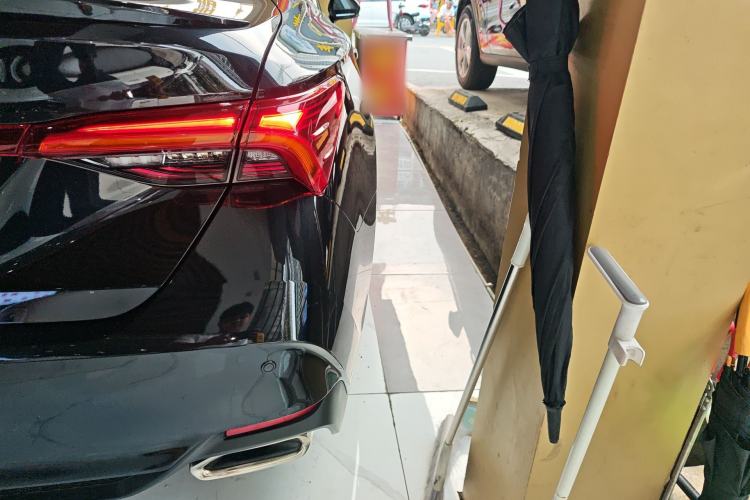 Used Toyota Avalon 2022 2.5L Ambition Edition Right Rear Taillight