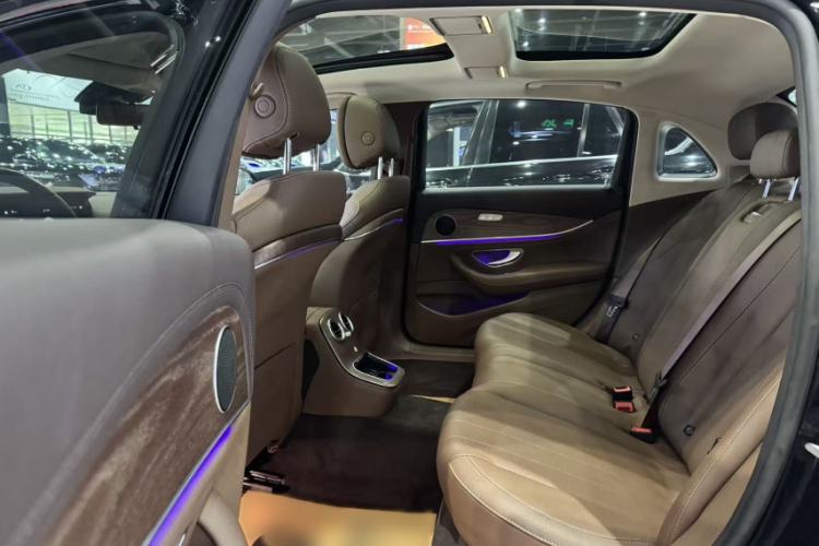 Used Mercedes-Benz E-Class 2023 Facelift E 260 L
