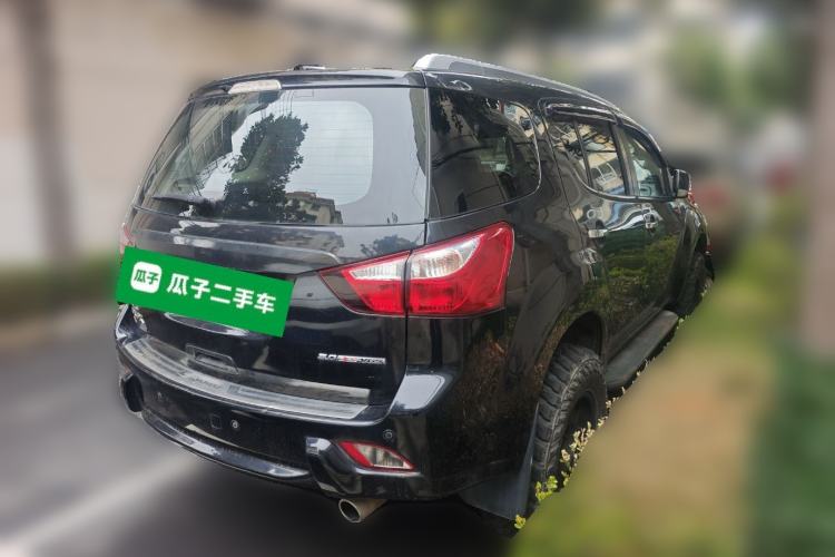 Used Isuzu mu-X 2017 3.0T Four-Wheel Drive Automatic Luxury 7-Seater China V Emission Standard