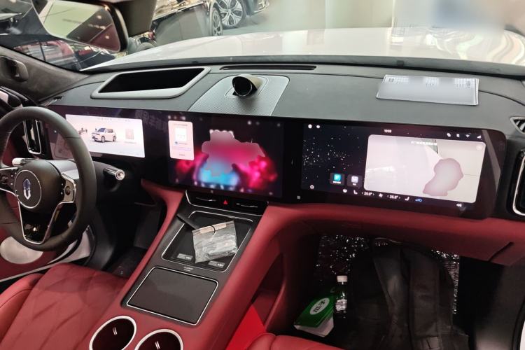 Used Hima AITO M8 2025 Model, Pure Electric Max+ Five-Seat All-Wheel-Drive Version Center Console