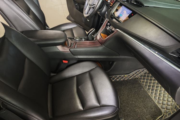 Used Cadillac XT5 2021 28T Luxury Model
