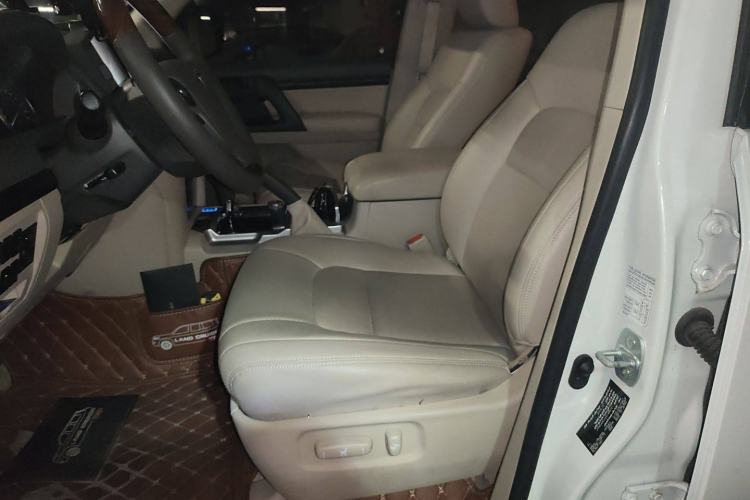 Used Toyota Land Cruiser 2018 4.0 Iron-Wheel Refrigerator Basic Electric Base Version—Middle East