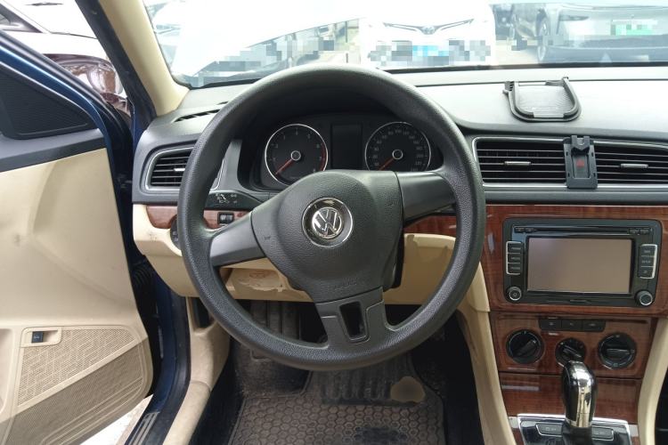 Used Volkswagen Lavida 2013 1.4TSI DSG Comfort Edition Steering Wheel