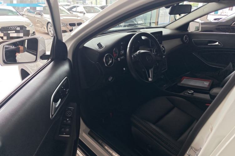 Used Mercedes-Benz GLA 2015 GLA 220 4MATIC Fashion Model
