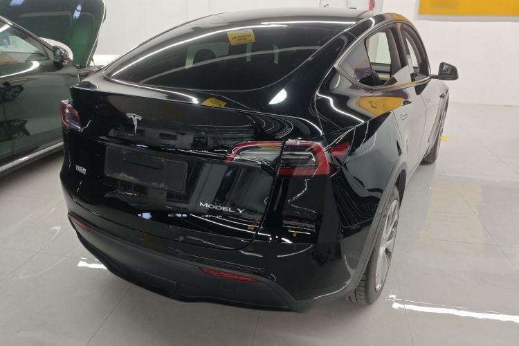 Used Tesla Model Y 2022 Long-Range All-Wheel-Drive Version