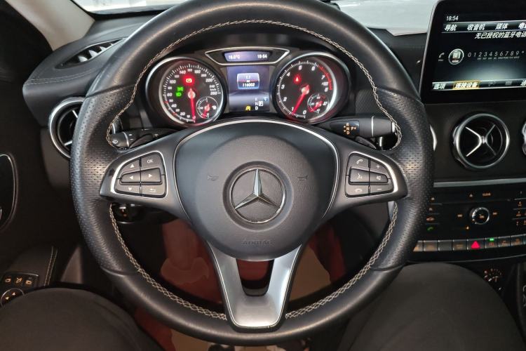 Used Mercedes-Benz GLA 2017 GLA 220 4MATIC Fashion Model
