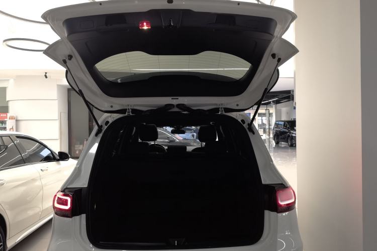 Used Mercedes-Benz GLB 2022 Second Facelift GLB 200 Dynamic Edition Trunk