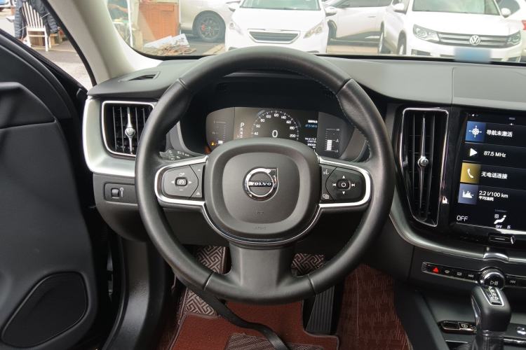 Used Volvo XC60 2019 T5 4x4 Smart Edition China VI Standard Steering Wheel