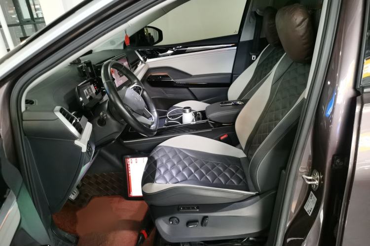 Used Volkswagen ID.6 CROZZ 2021 Long-Range PURE+ Edition Left Front Seat