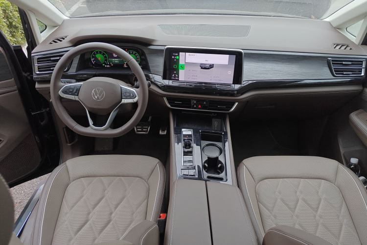 Used Volkswagen Viloran 2024 380TSI Premium Edition