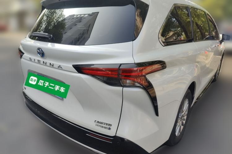 Used Toyota SIENNA 2021 2.5L Hybrid Premium Edition