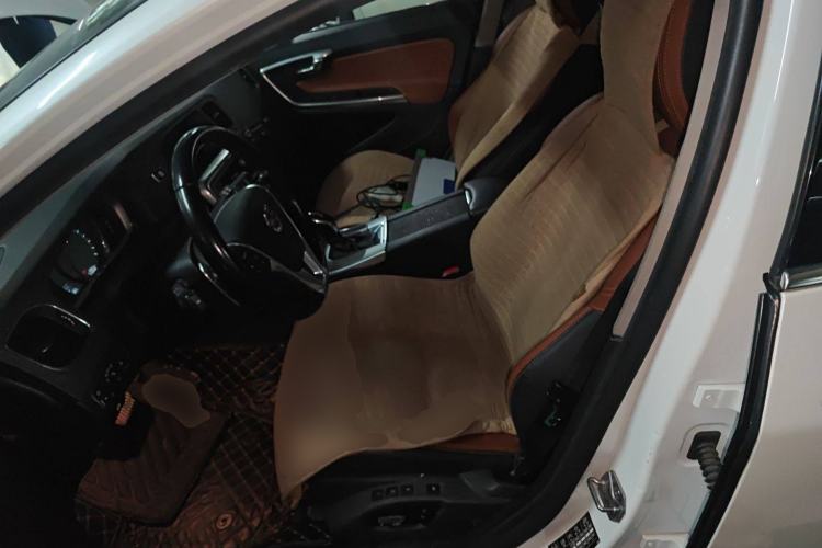 Used Volvo V60 2015 T5 Zhiya Edition