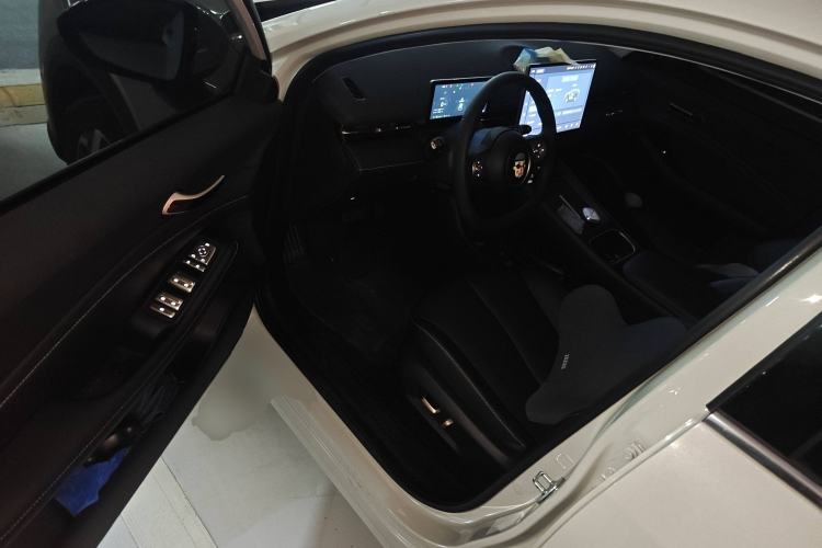 Used Baojun Yunhai 2024 60km Plug-in Hybrid Version