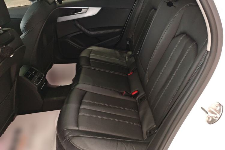 Used Audi A4L 2022 40 TFSI Luxury Dynamic Model
