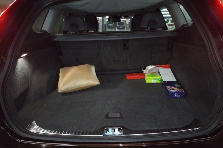 Used Volvo XC60 2017 T5 AWD Smart Range Edition Trunk