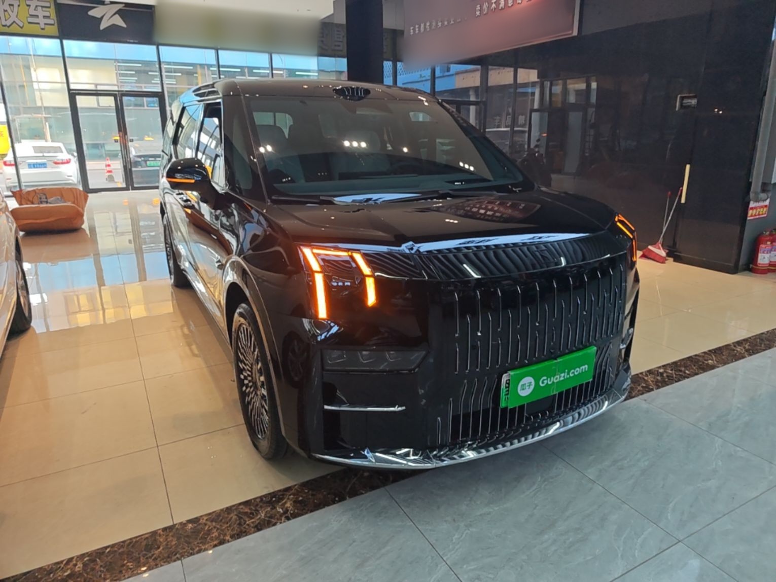 Zeekr 009 2024 Six-Seat Executive Version 4WD 108 kWh — снимка 3