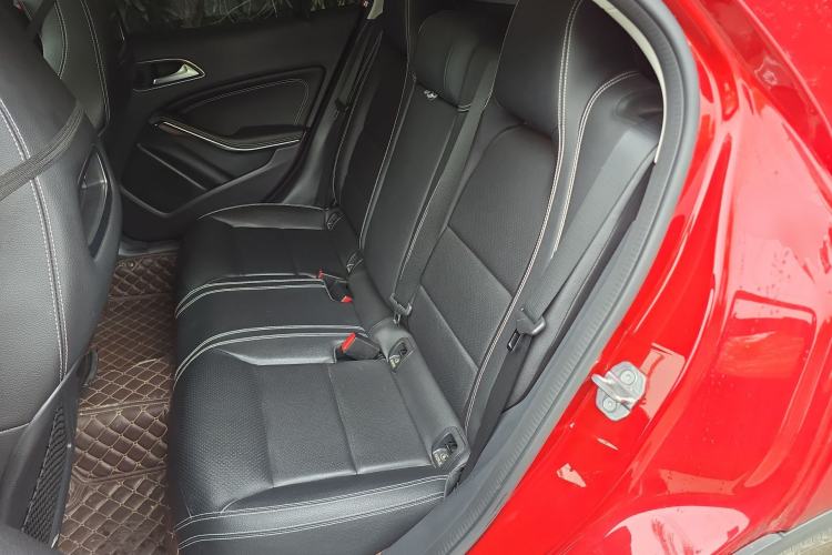 Used Mercedes-Benz GLA 2019 GLA 200 Fashion Model Left Rear Seat