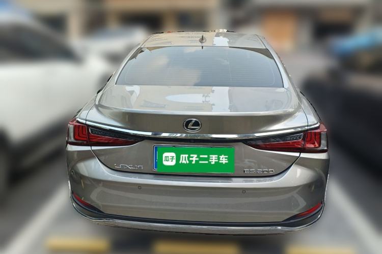 Used Lexus ES 2024 200 Premium Edition
