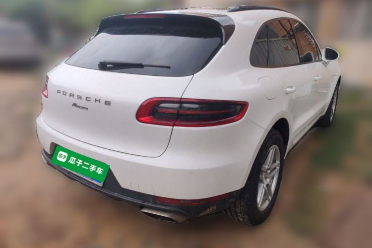 Used Porsche Macan 2016 Macan 2.0T Rear Right 45 Deg