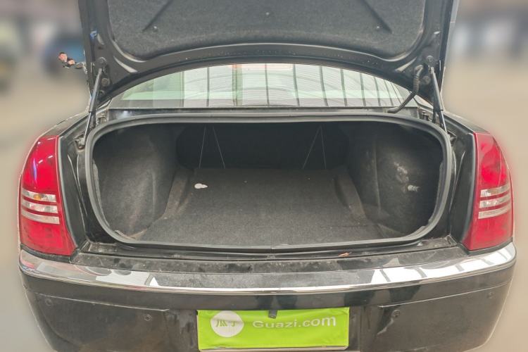 Used Chrysler 300C 2007 2.7L Business Edition Trunk