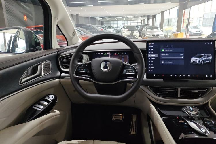 Used Denza D9 2025 DM-i Intelligent Drive 1020 Four-Wheel Drive Prestige Model