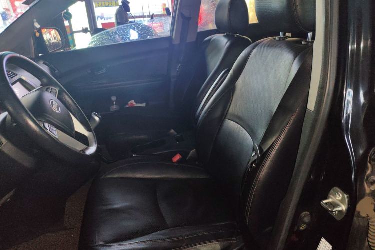 Used BYD S6 2014 2.0L Manual Luxury 5-Seater
