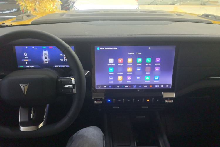 Used Deepal G318 2025 Worry-Free Cross-Country Edition Four-Wheel Drive Distant Mountains Version Center Console