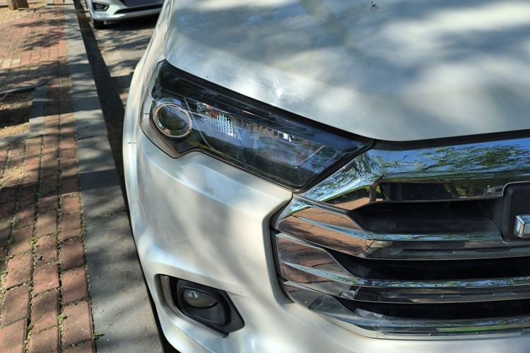 Used JMC Yuhu 7 2022 2.0T Manual Diesel Two-Wheel Drive Comfort Plus Long Wheelbase
