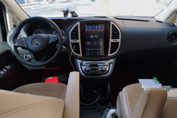 Used Mercedes-Benz Vito 2018 2.0T Elite Version 9 Seats China VI Emission Standard Center Console