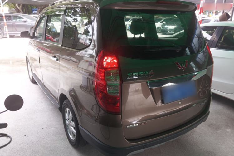 Used Wuling Hongguang 2014 1.5L S Automatic Luxury Model Exterior 2