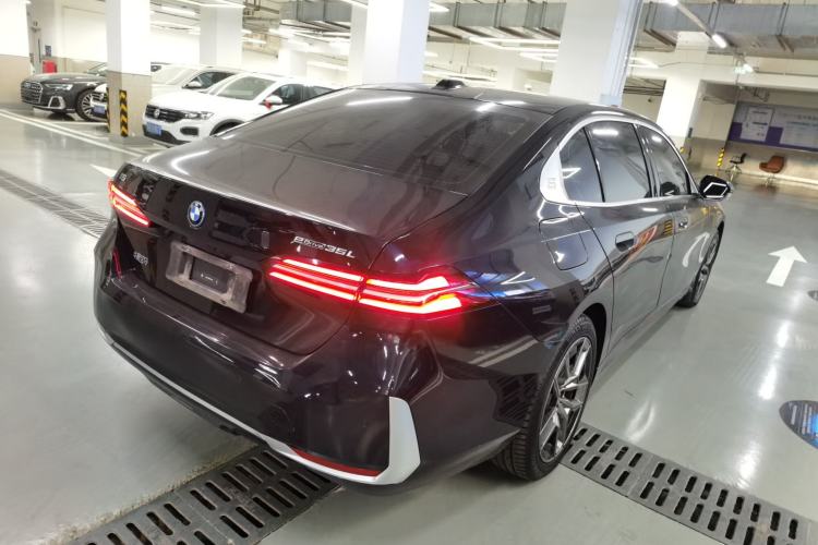 Used BMW i5 2024 eDrive 35L Luxury Package