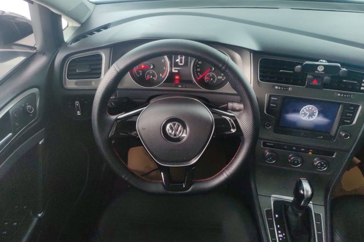 Used Volkswagen Golf 2016 230TSI Automatic Comfort Version Steering Wheel