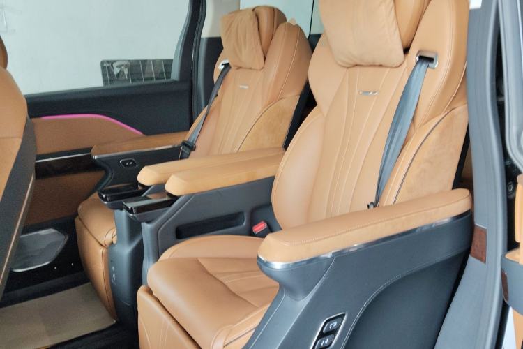 Used Hongqi HQ9 PHEV 2024 2.0T Four-Wheel Drive Luxury Edition Left Rear Seat