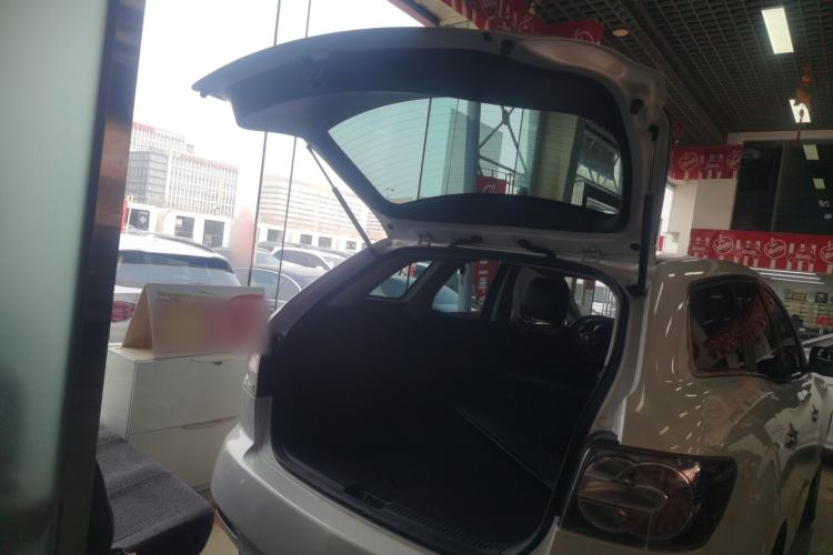 Used Mazda CX-7 2014 2.5L 2WD Luxury Edition Trunk