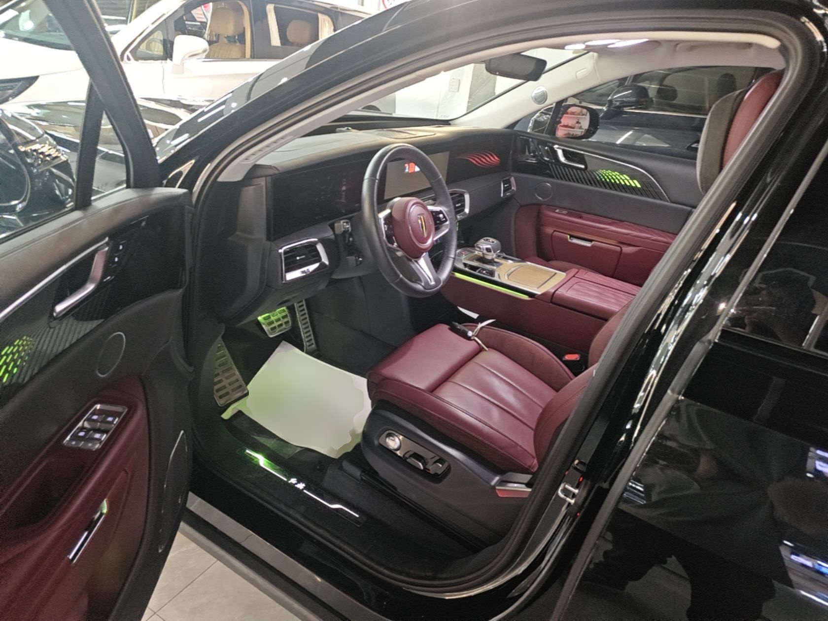 Hongqi E-HS9 2022 690 km Range Flagship Edition Six Seats — снимка 18
