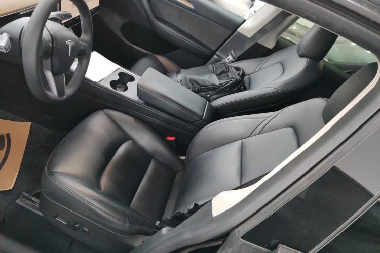 Used Tesla Model Y 2022 Long-Range All-Wheel-Drive Version
