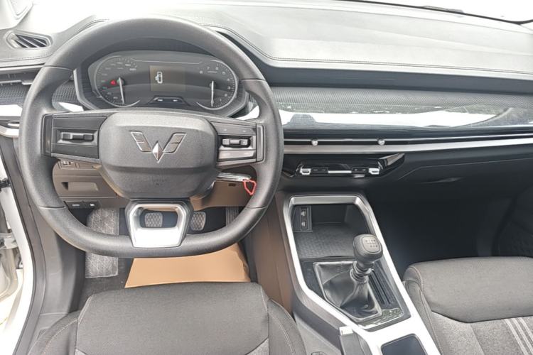 Used Wuling Jiachen 2022 1.5L Manual Enjoyment Elite Model