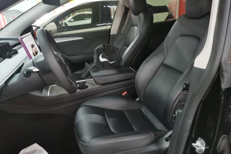 Used Tesla Model Y 2023 Rear-Wheel-Drive Version Left Front Seat