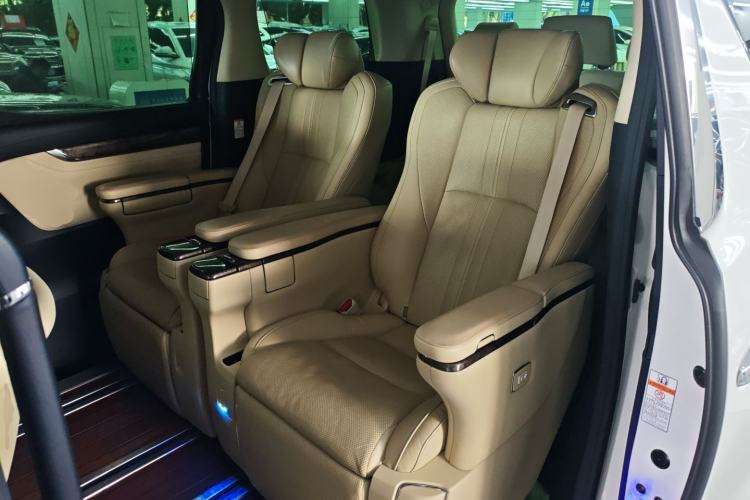 Used Toyota Alphard 2019 Dual-Engine 2.5L Prestige Edition
