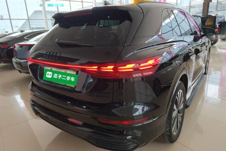 Used Audi Q5 e-tron 2023 40 e-tron Shining Edition Mecha Kit
