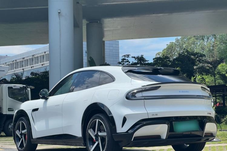 Used Xiaomi Auto YU7 2025 Ultra-Long Range High-Performance All-Wheel-Drive Max Edition
