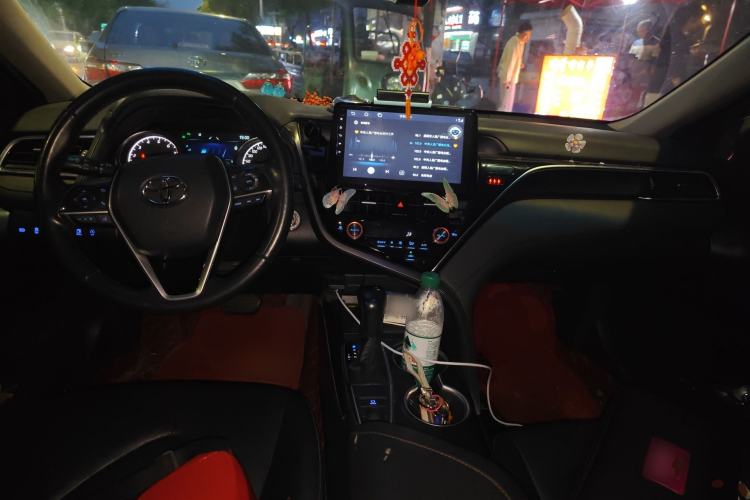 Used Toyota Camry 2021 2.0G Luxury Edition Center Console