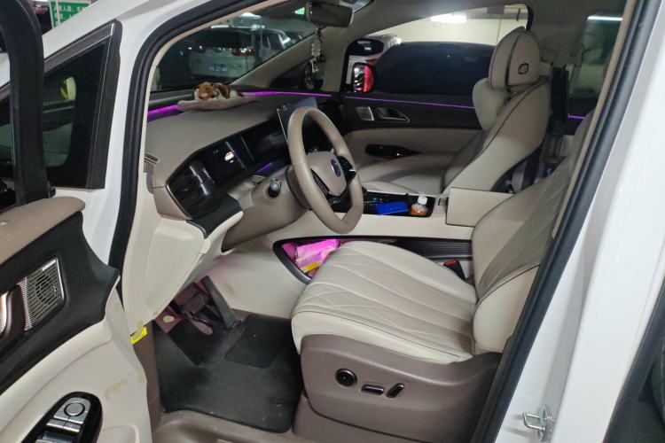 Used Denza D9 2022 DM-i 970 Four-Wheel Drive Flagship Model
