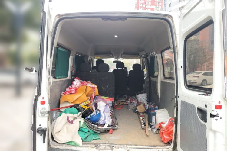 Used SAIC MAXUS Xintu V80 2019 2.5T Classic AMT Aoyuntong Short Wheelbase Mid-Roof 5/6-Seater
