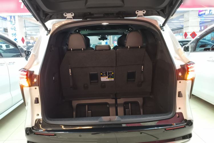 Used Toyota SIENNA 2024 2.5L Hybrid Four-Wheel Drive Prestige Edition Trunk