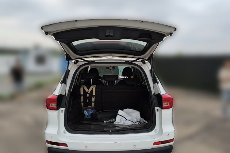 Used Haval M6 2018 Revised Version 1.5T DCT Two-Wheel Drive Elite Edition Trunk